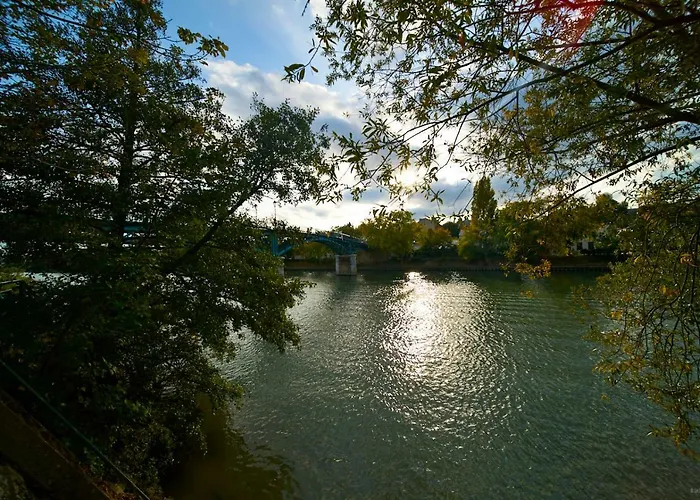 Bord De Marne Paris *